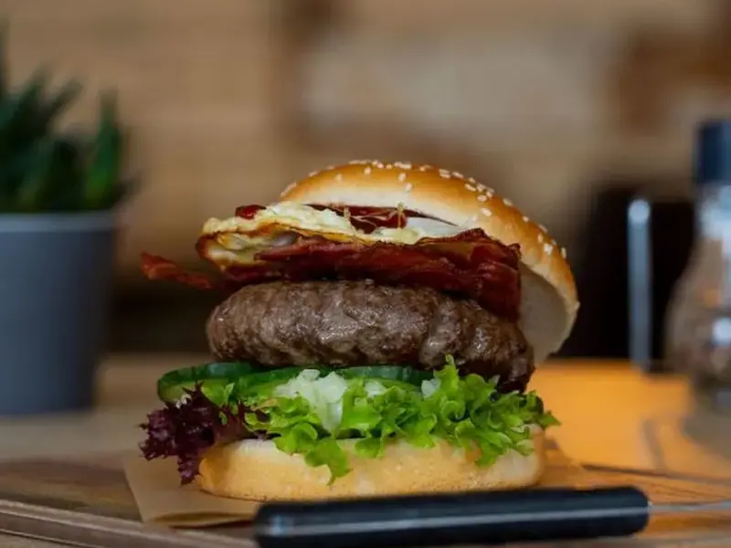 Composez votre propre burger + frites