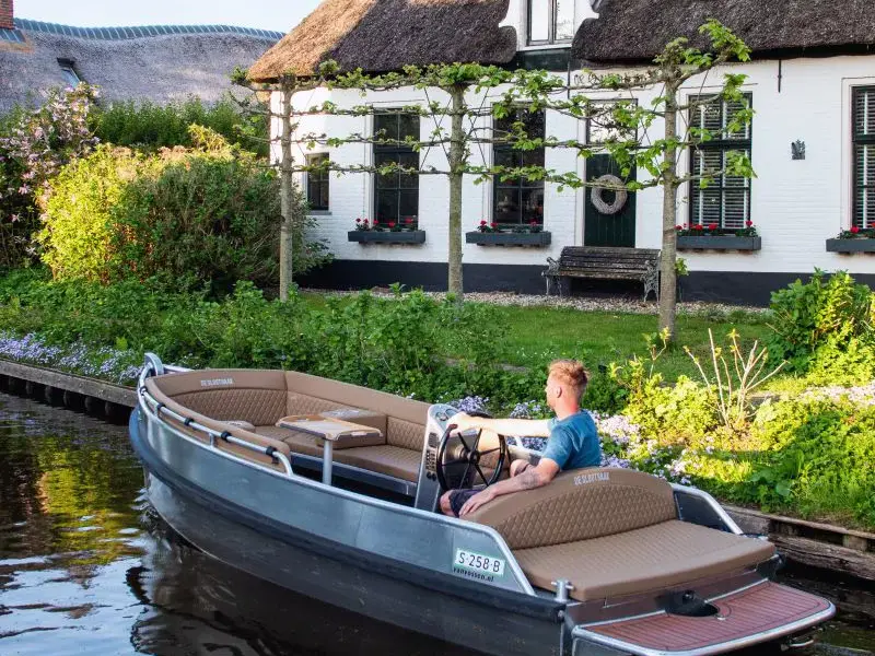 Sloep Giethoorn Lounge